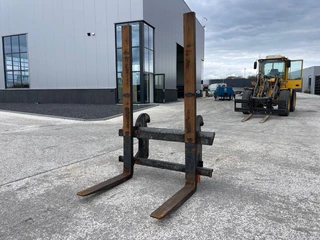 Palletvorken 165cmx100cm Palletvorken 165cmx100cm Volvo L220H aansluiting afbeelding 2 miniatuur