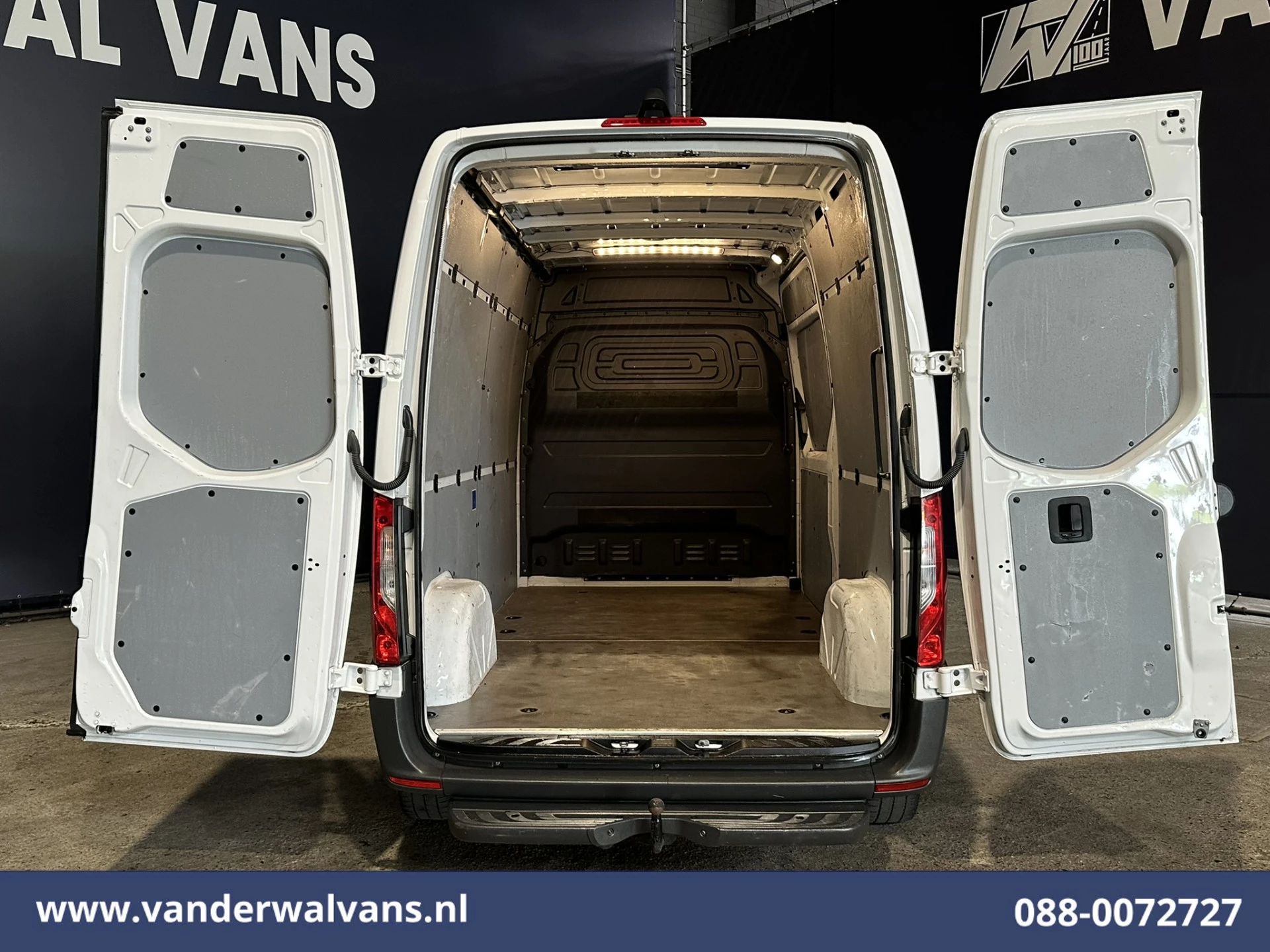 Mercedes-Benz Sprinter 2023 - 211 CDI L2H2 Euro6 Airco | Camera | Trekhaak image 9
