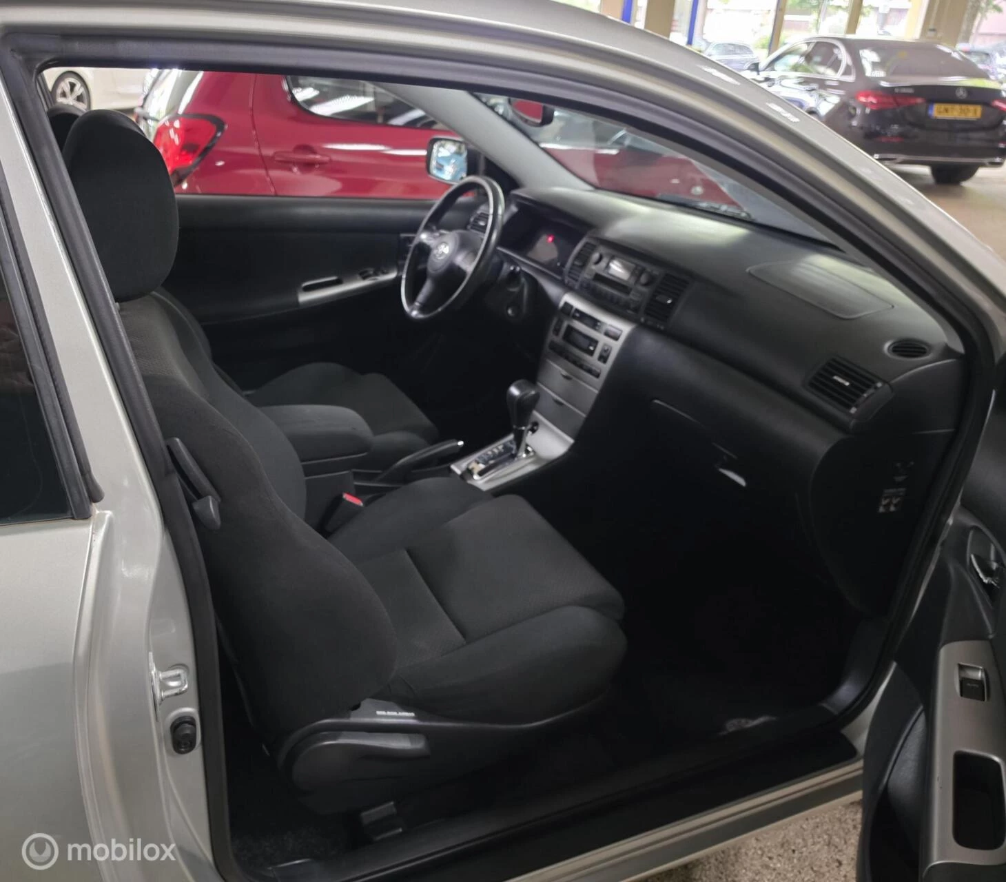 Toyota Corolla 2005 - 1.6 VVT-i Linea Sol obrázek 11