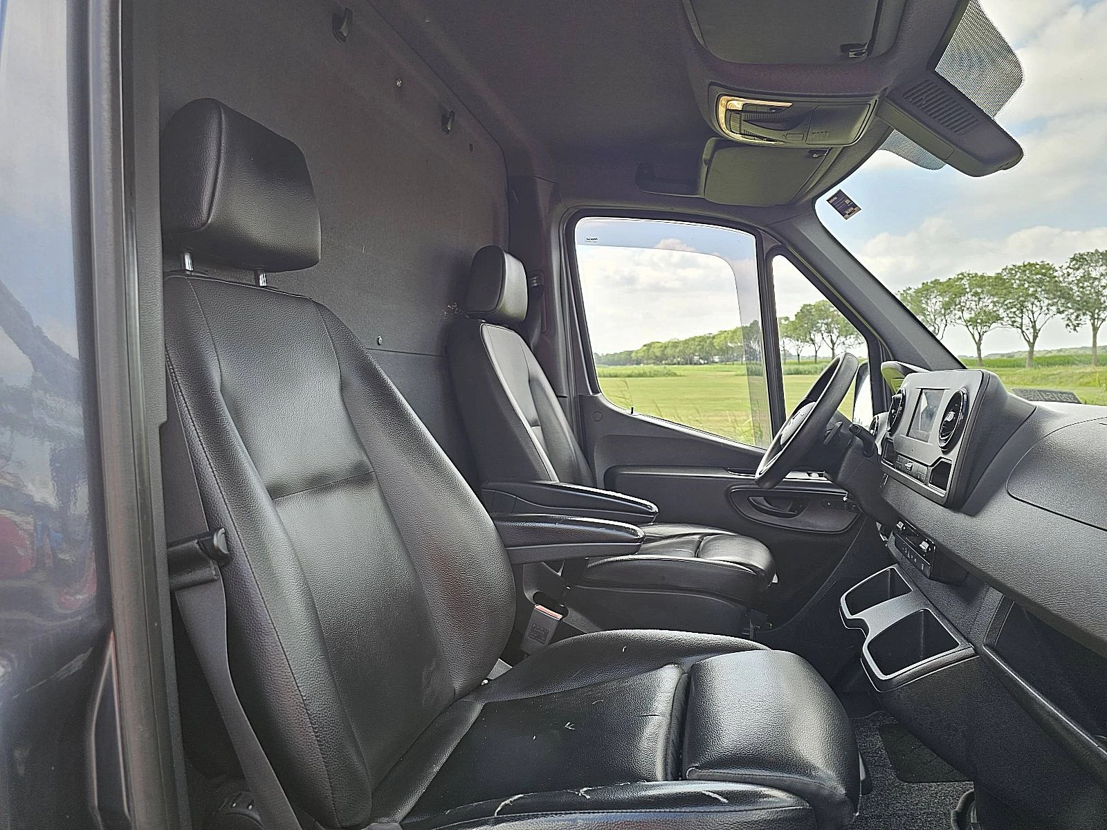 Mercedes-Benz Sprinter 2021 - 317 zdjęcie 7