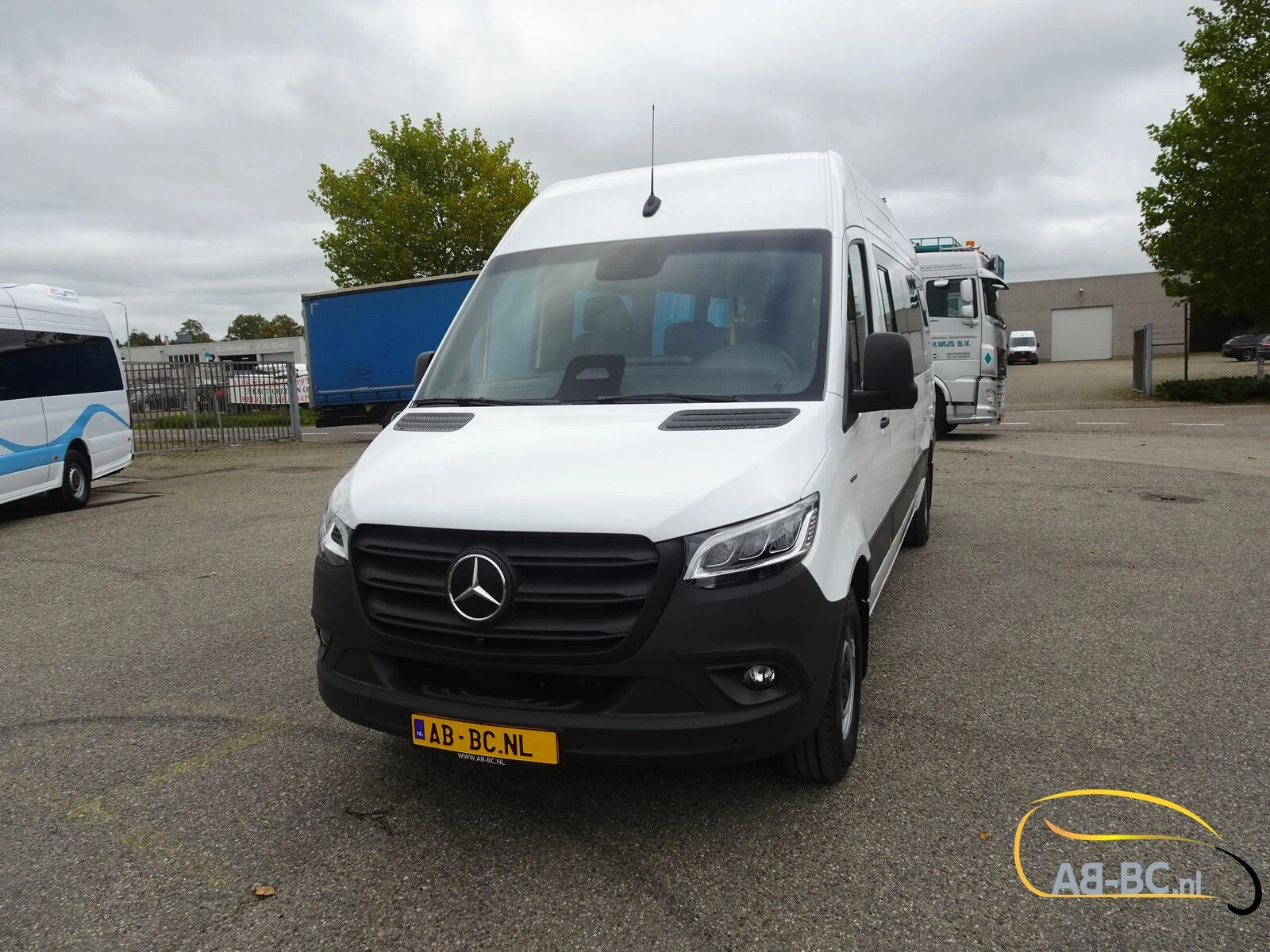 Mercedes-Benz eSprinter - 17 Seats Electric Range: 465 km Bild 11