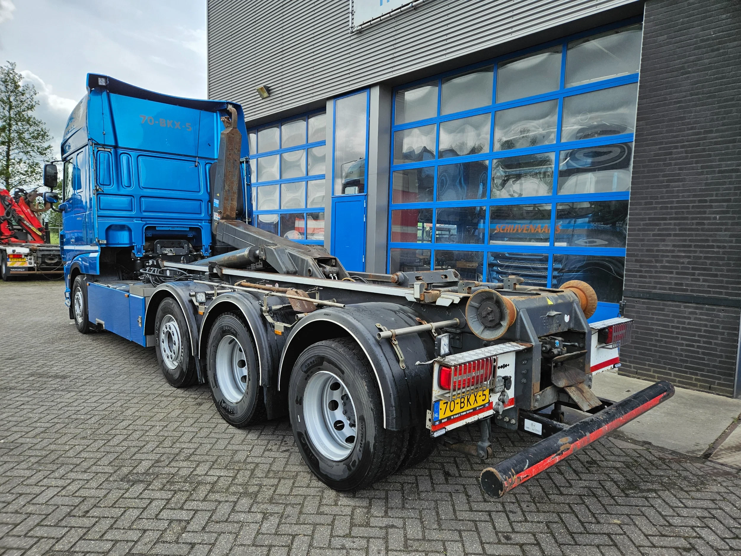 DAF XF 530 2018 - 8X2 Haakarm VDL 25 ton afbeelding 4