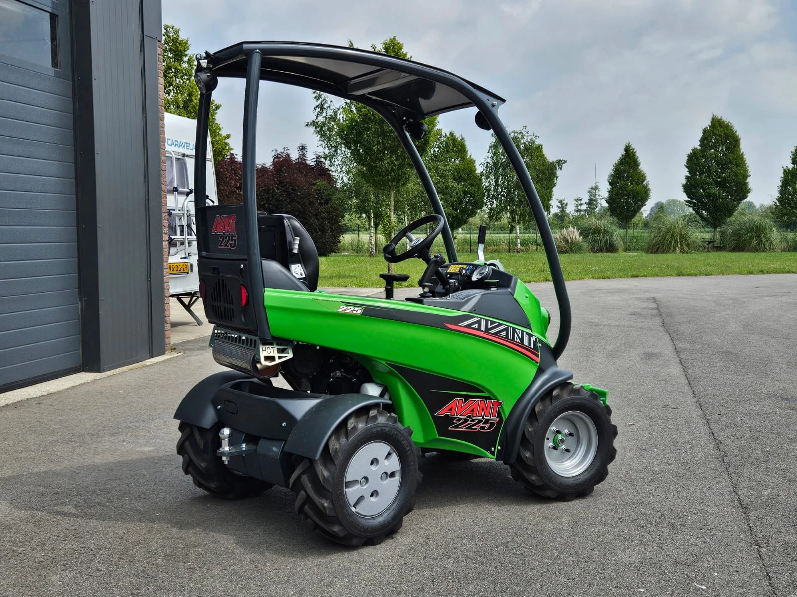 Avant 2025 - 225 mini-lader afbeelding 3