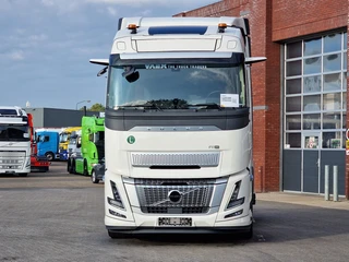 Volvo FH 2026 - 16.700 Globetrotter 4x2 - NEW - Retarder - I parkcool - Alloy wheels - Mirror cams - afbeelding 2 miniatuur