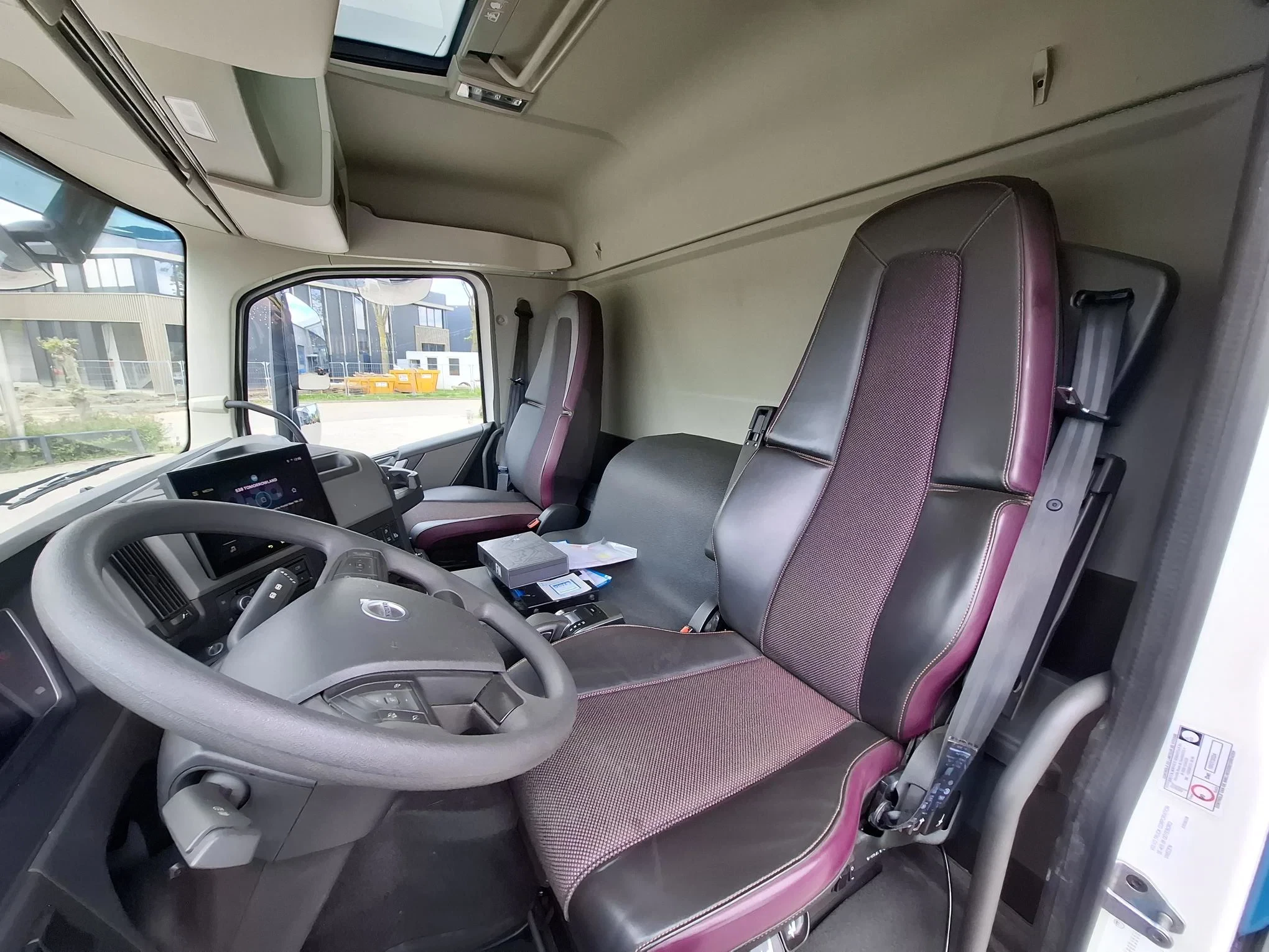 Volvo FM5-380 2024 - / VEB / !!ONLY:77517 KM!! / LIFT+LENKACHSE / INLINER / DAS / LWDS / TUV:11-07-2026 / AUTOMATIC / EURO-6 / 2024 afbeelding 30