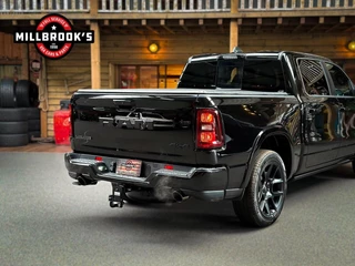 Dodge Ram 1500 2024 - 3.0 Hurricane Premium Laramie Night, obrazek 4