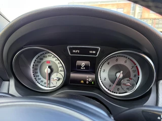 Mercedes-Benz CLA 2015 - 200 obrazek 17