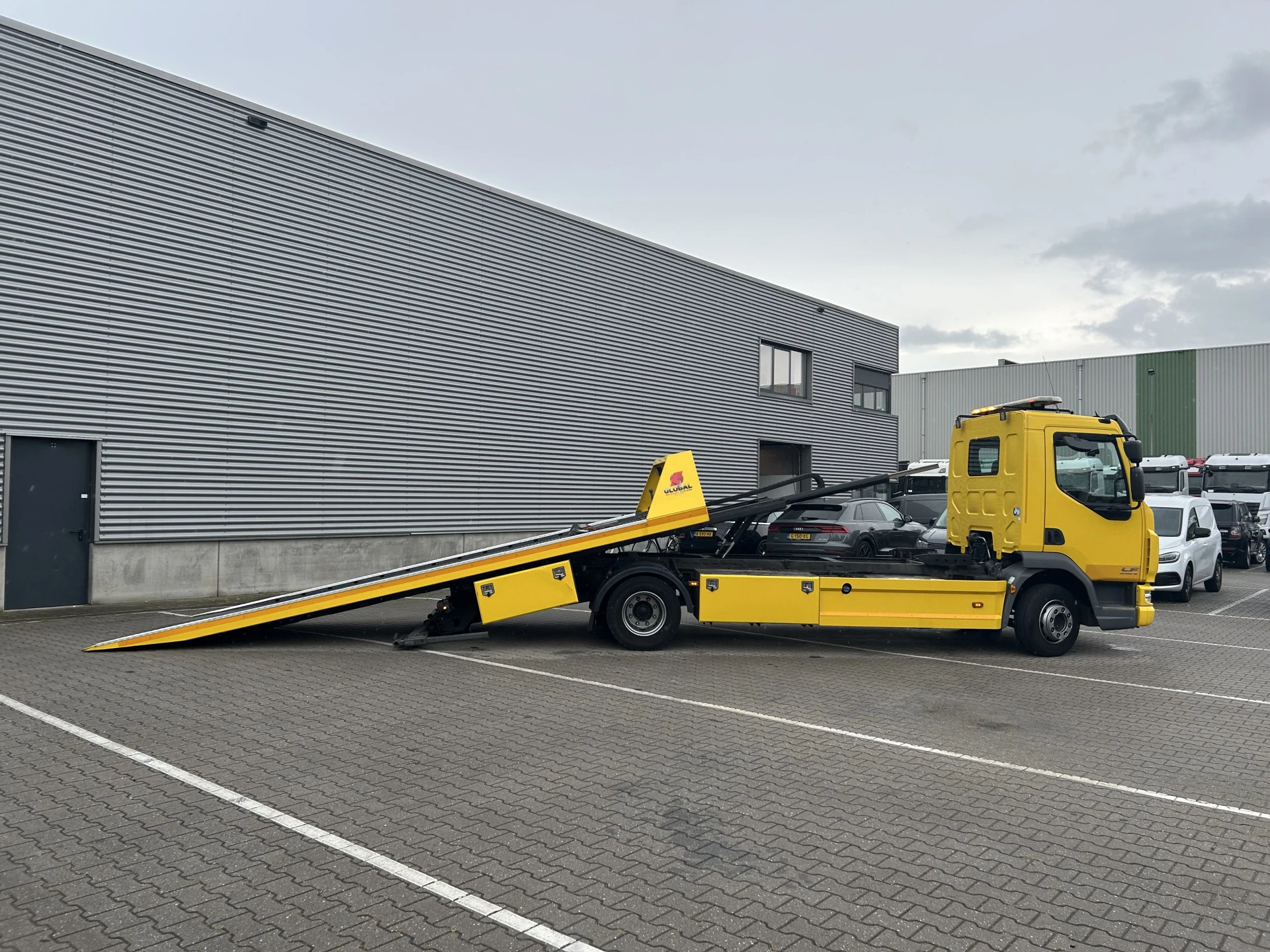 DAF LF 180 FA 2017 - / 391 dkm / Global Recovery Oprijwagen afbeelding 2