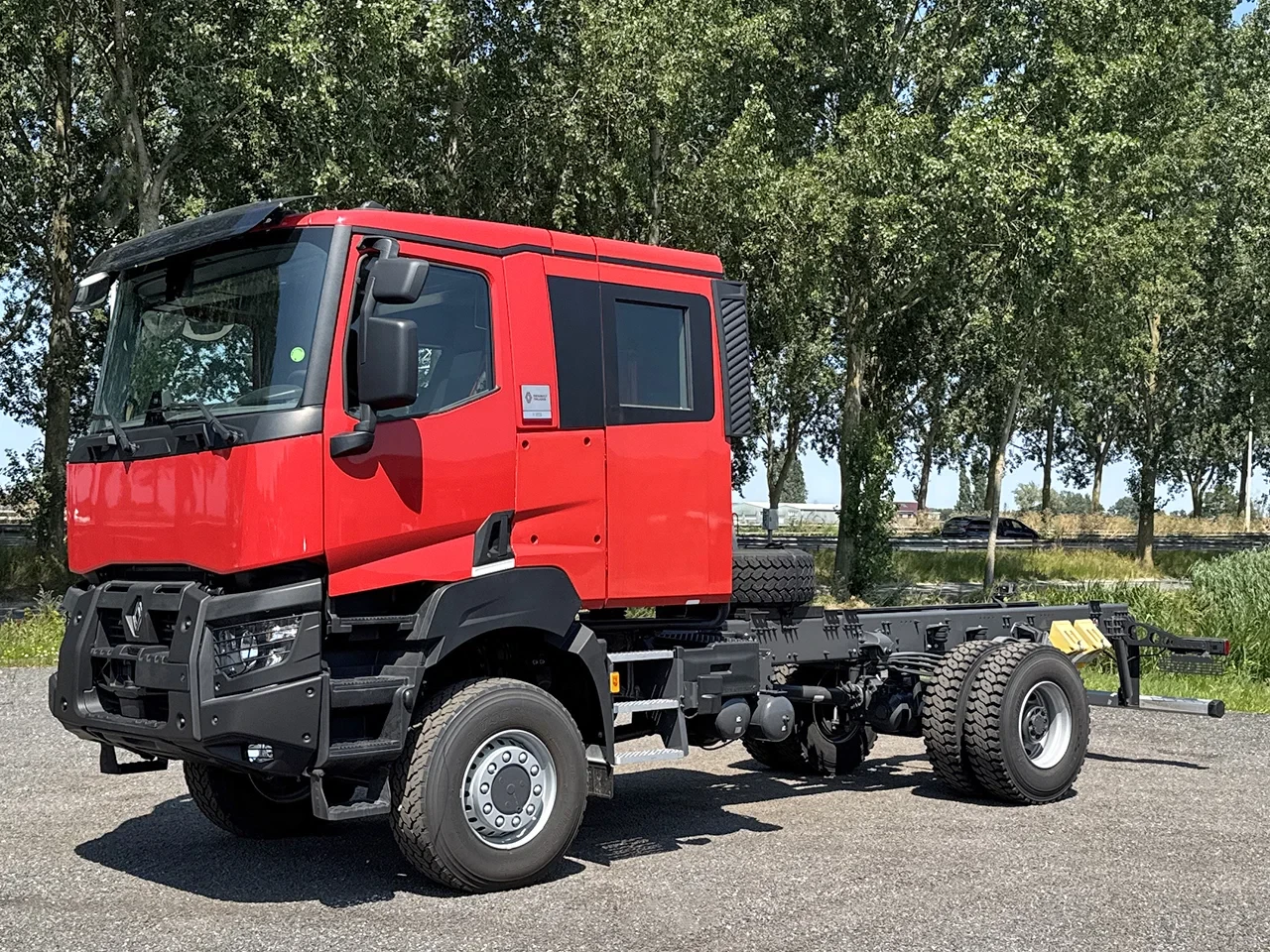 Renault K 2023 - P4X4 Medium Chassis Cabin (10 units) afbeelding 1
