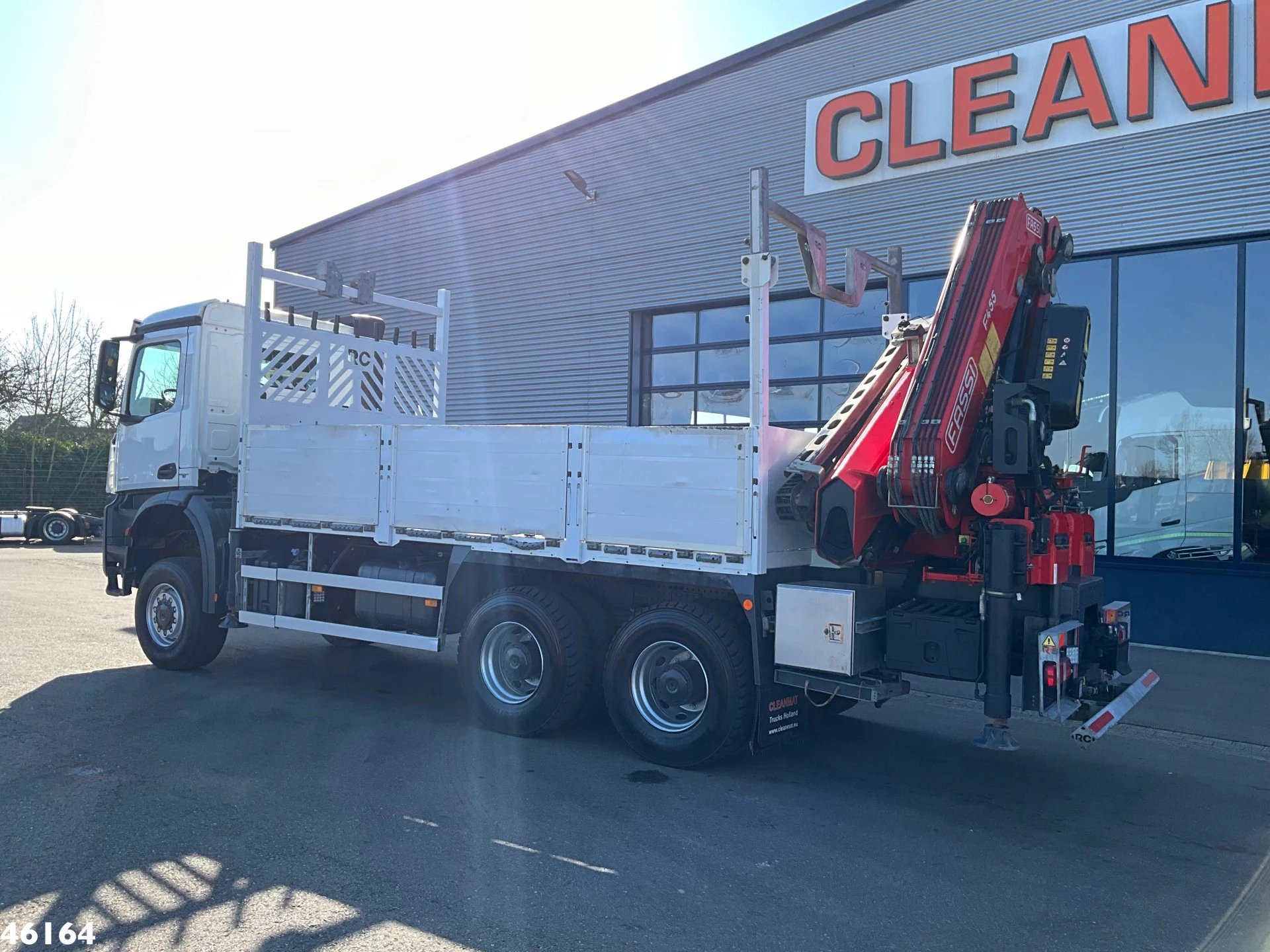 Mercedes-Benz Arocs 3345 6x6 Fassi 45 Tonmeter laadkraan Just 101.867 km! 2019 imagem 9