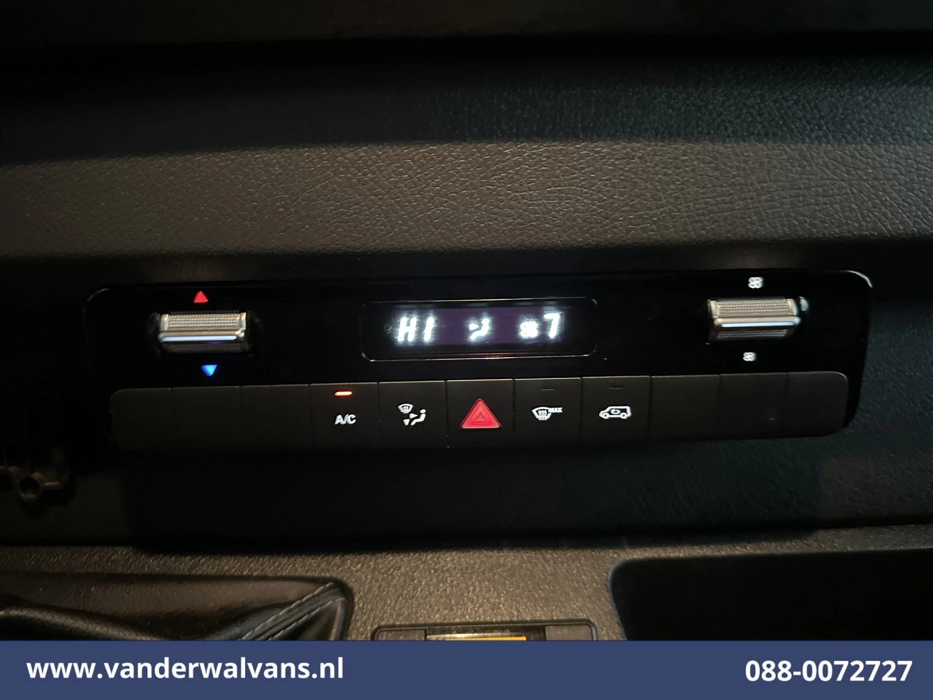 Mercedes-Benz Sprinter 2018 - 316 CDI 163 pk L2H2 Euro6 Airco | 2800kg Trekhaak | Camera | Apple Carplay | Parkeersensoren image 7