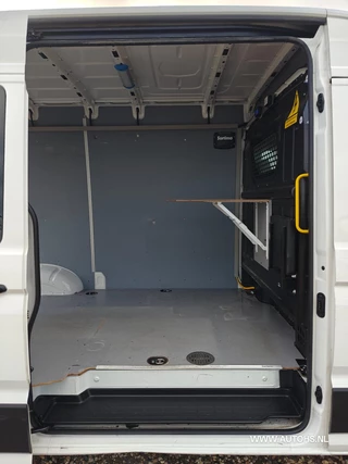Volkswagen Crafter 2019 - 35 2.0 TDI L3H3 EL Highline , Euro 6 , 1e Eig. 3000 KG trekkracht , mooie bus , cruise , camera. imagen 21
