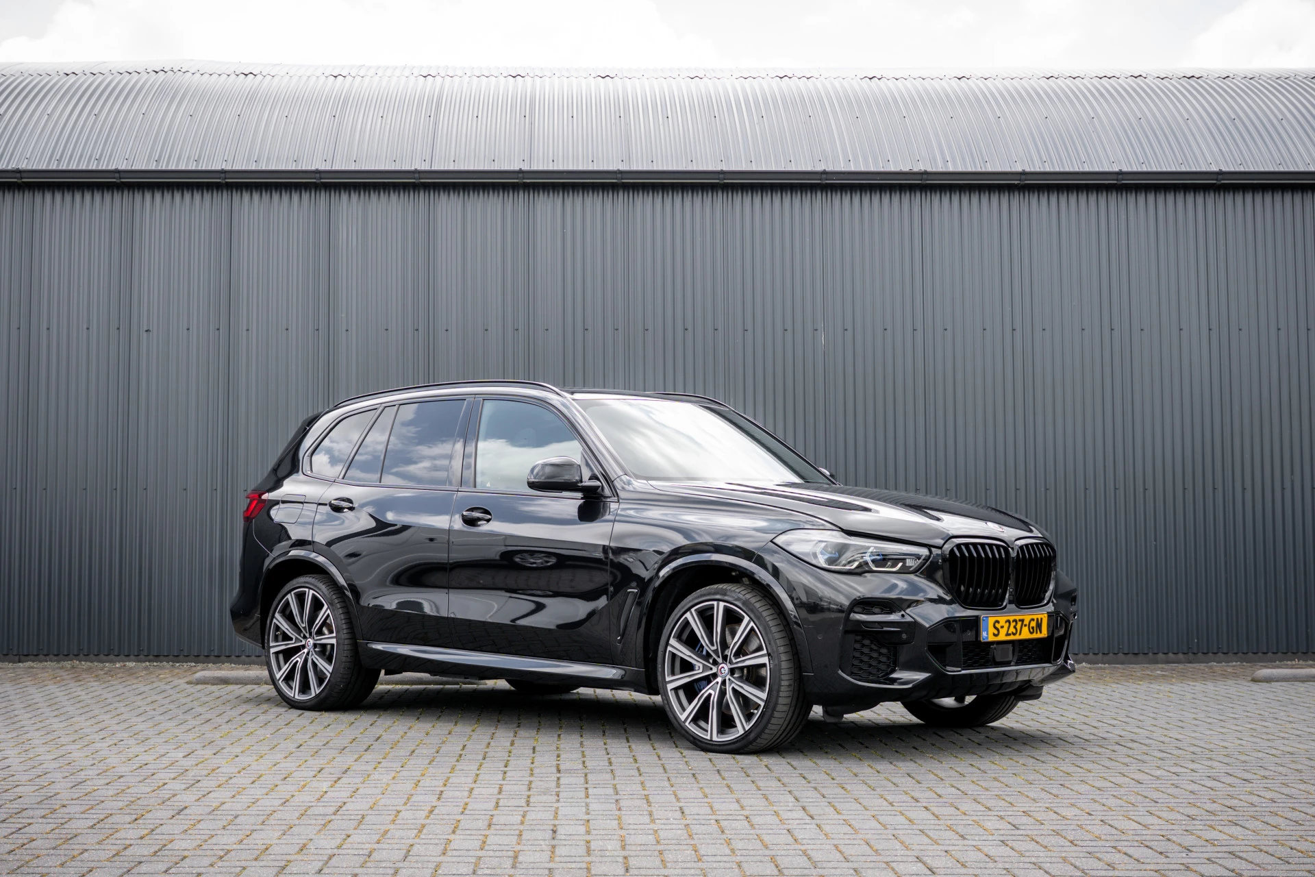 BMW X5 2023 - xDrive 45e High Executive | M sport | Panoramadak | 22" LMV | Laserlight | Memory Seats | Harman Kardon | Camera | Carplay | Cognac Leder immagine 4