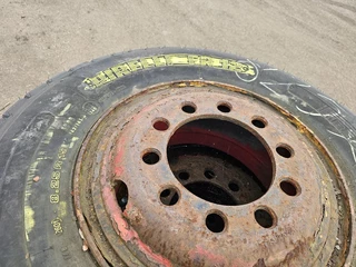 PIRELLI FR 12 825/R 15 | LOWLOADER TIRES. 1990 - N/A obrazek 2
