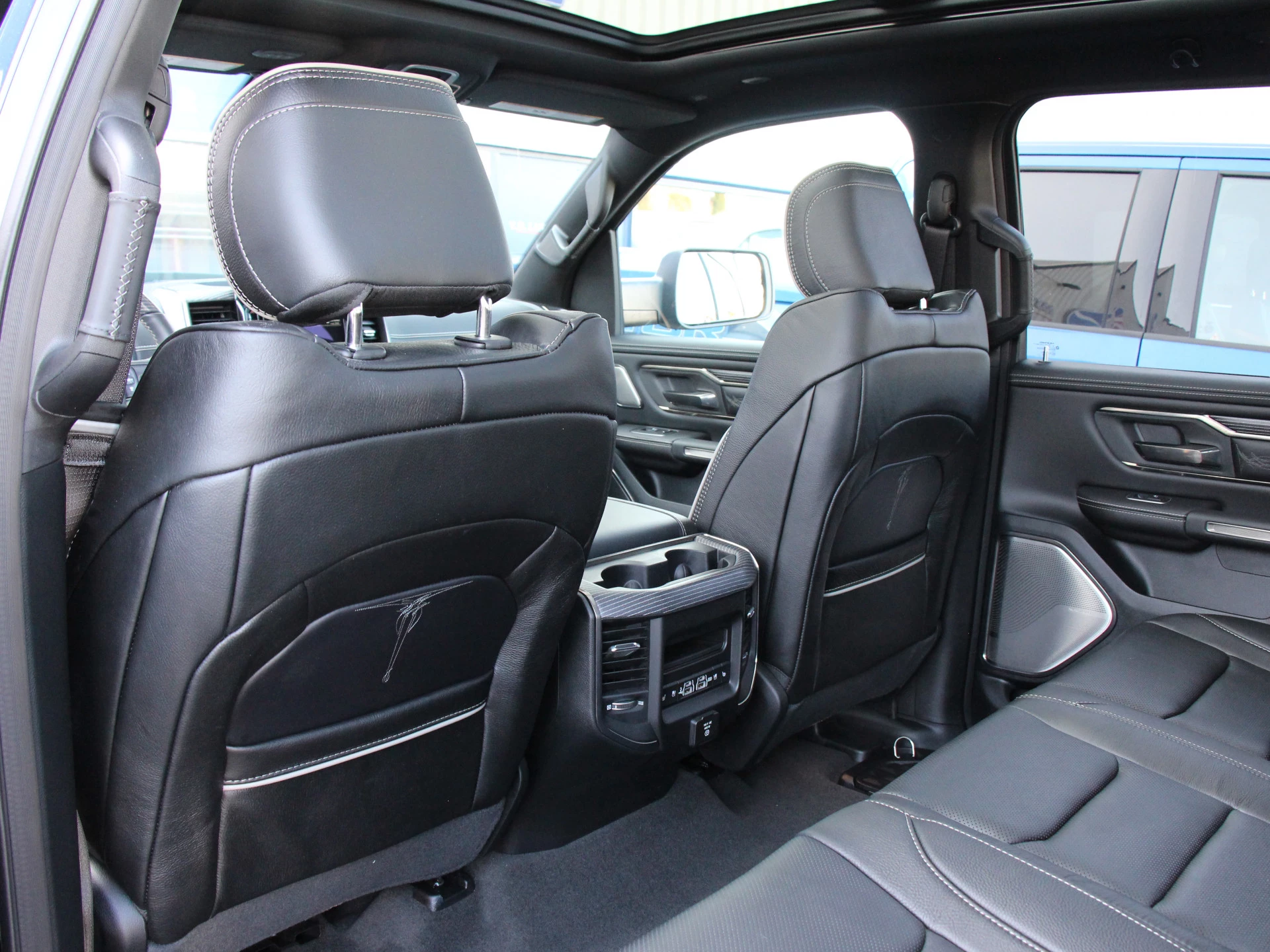Dodge Ram 1500 2024 - Limited Night Edition obrázek 12