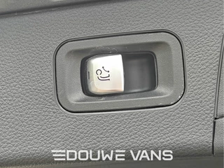 Mercedes-Benz GLC 2021 - 300e 4MATIC Panorama Luchtvering Trekhaak image 8