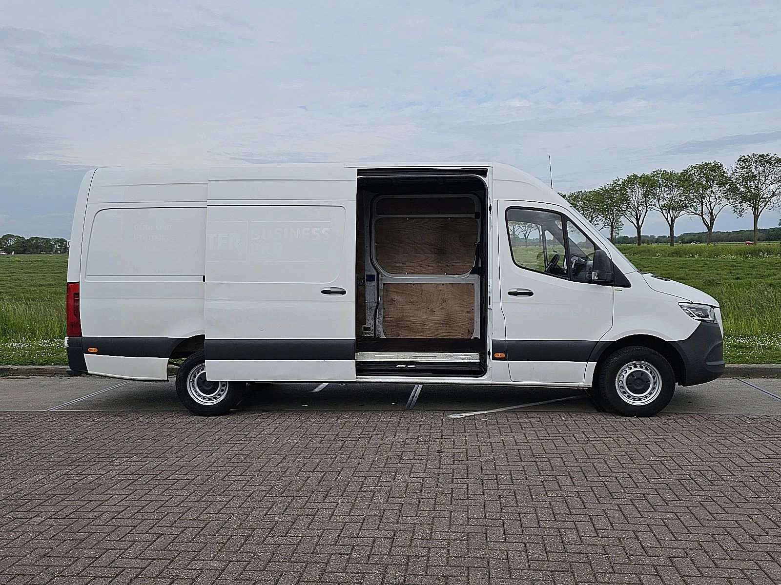 Mercedes-Benz Sprinter 2021 - 317 zdjęcie 13