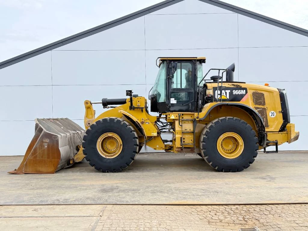 Cat 2017 - 966M - Automatic Greasing / Backup Camera imagen 1