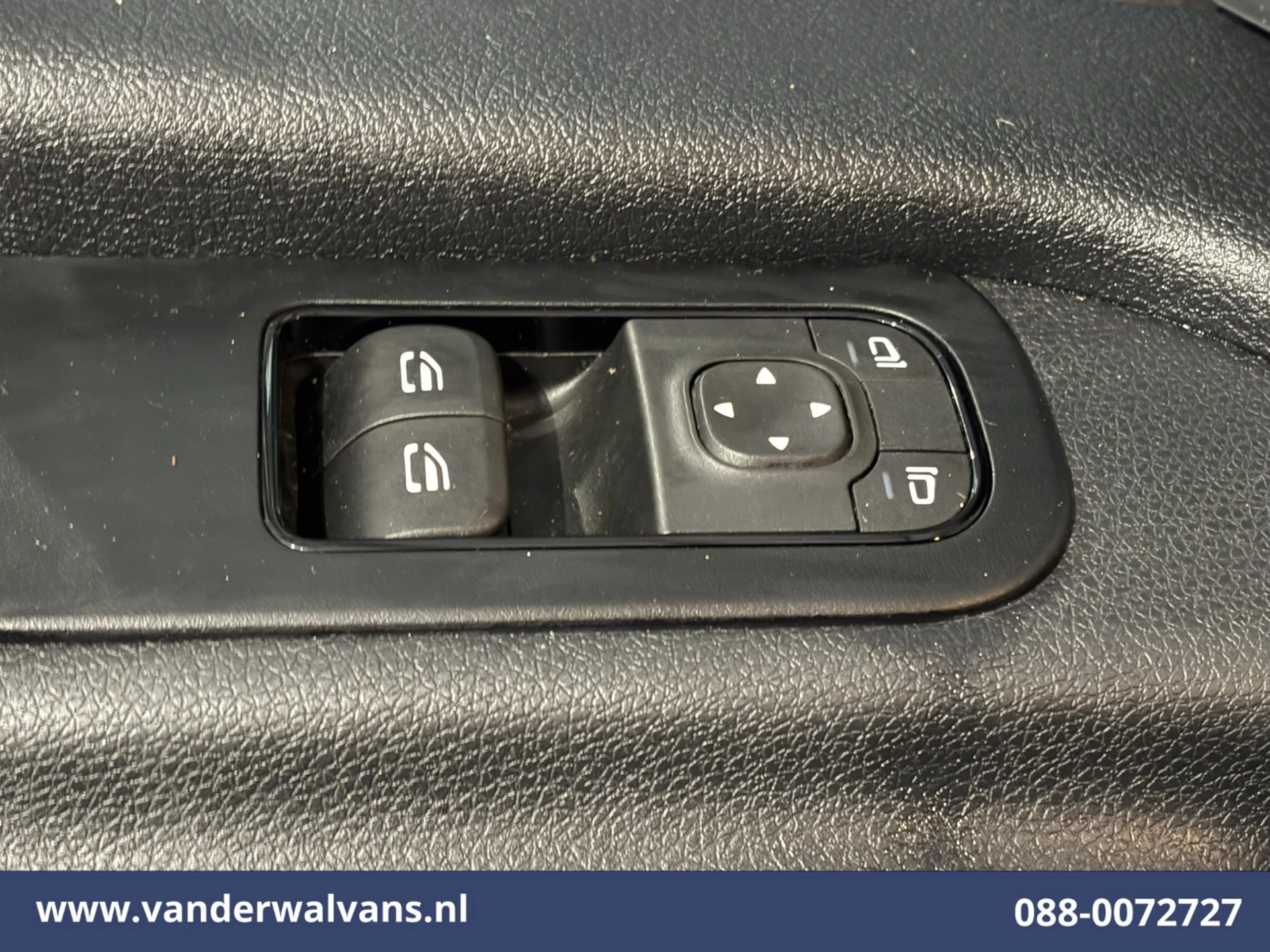 Mercedes-Benz Sprinter 2023 - 211 CDI 115pk L2H2 Euro6 Airco | Trekhaak | Bijrijdersbank afbeelding 17