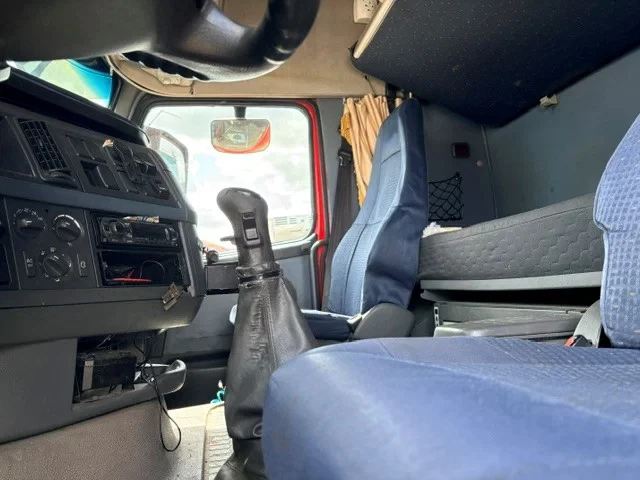 Volvo FH 2008 - 13.440 GLOBETROTTER (12+2 GEARS MANUAL GEARBOX / EURO 5 / VBI-BRAKE / 2x TANK / AIRCONDITIONING / FRIDGE UNDER BED) afbeelding 10