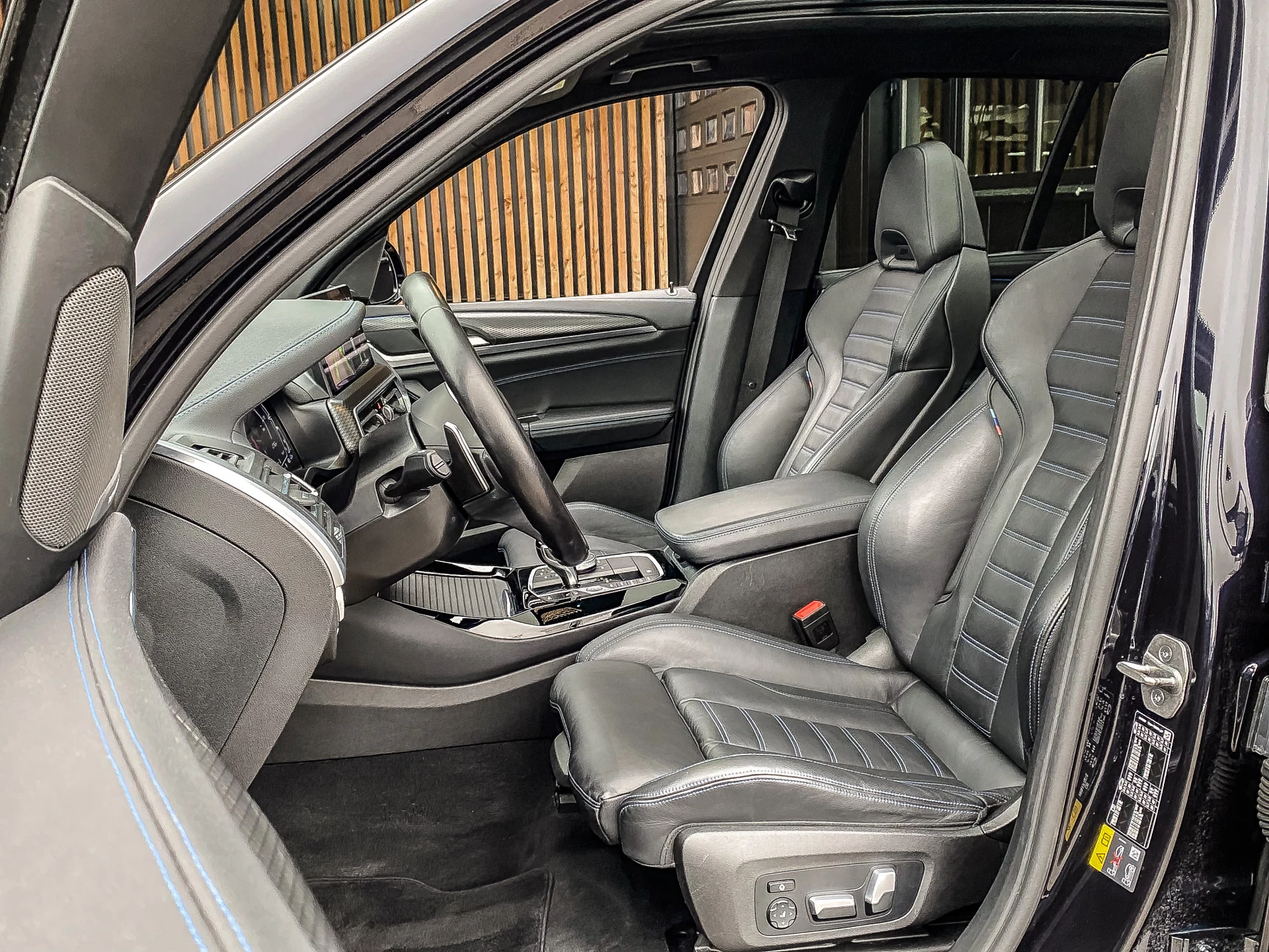 BMW X3 2023 - xDrive30e 292PK High Executive M-Sport obrázek 14