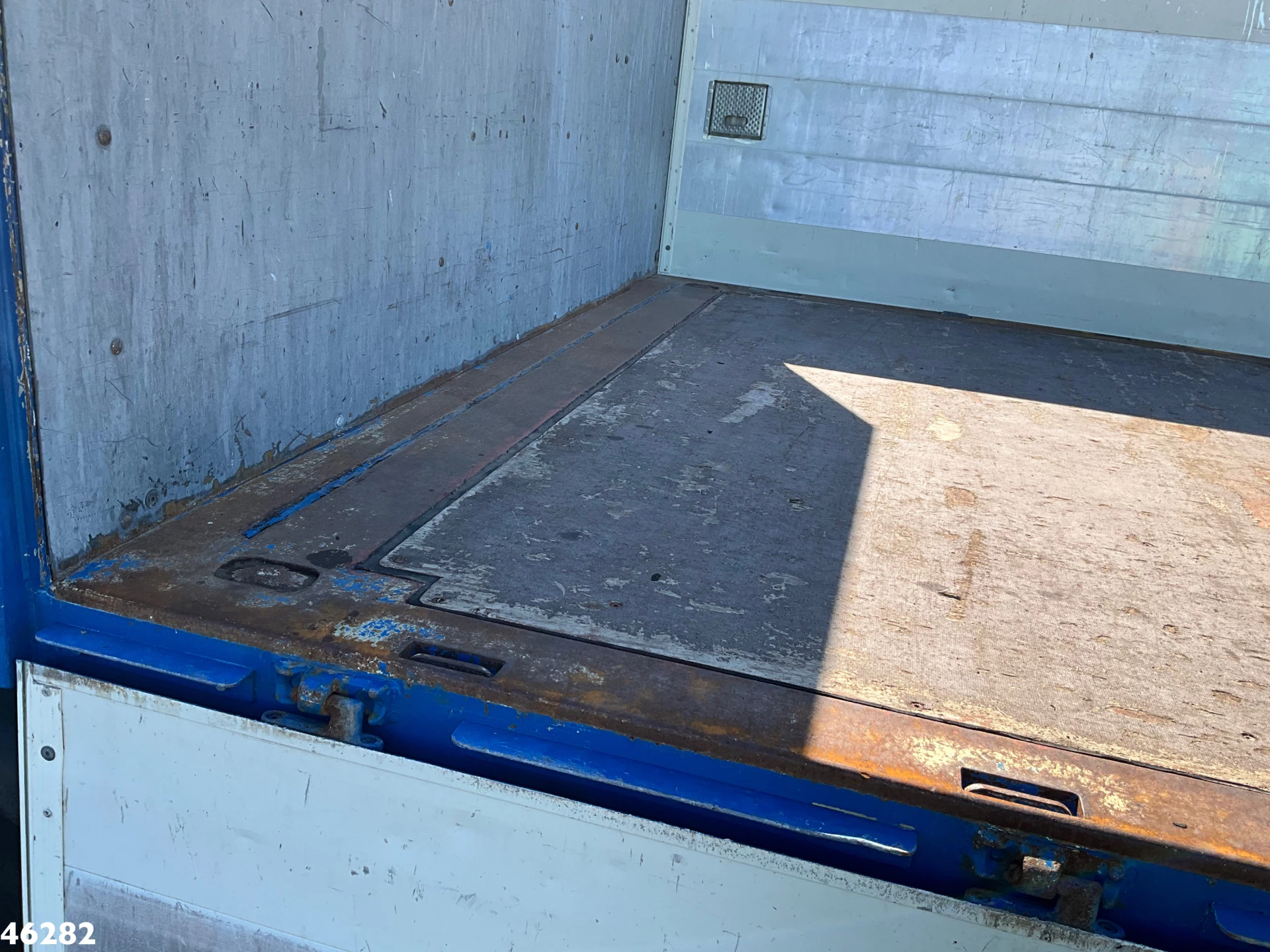 MAN 26.464 DFLC 8x4 Hiab 60 Tonmeter laadkraan + Fly-Jib! Just 336.074 km! 2003 imagem 14