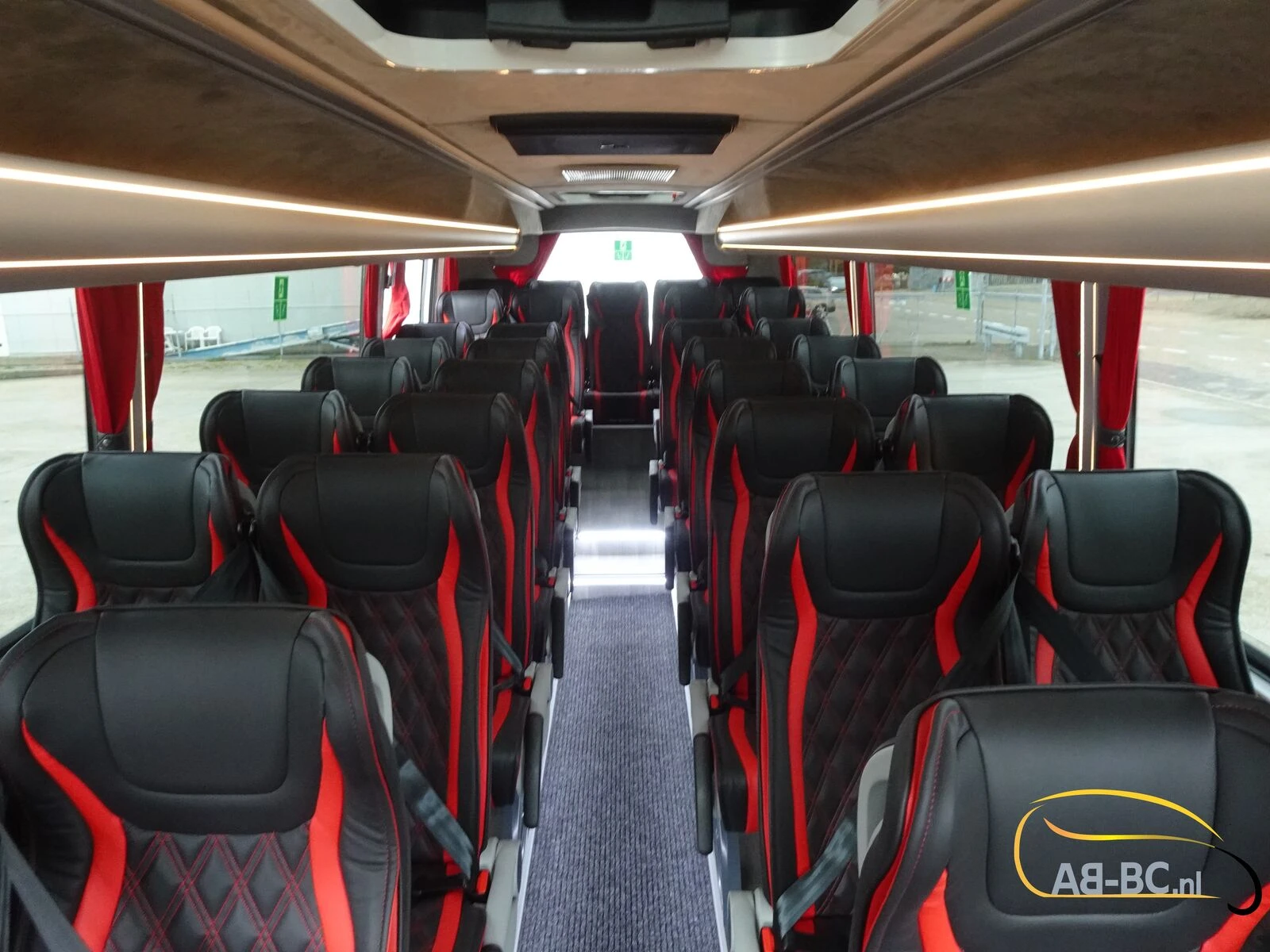 Iveco Aveuro Tourna 35 Seats EURO 6 2 Units Available afbeelding 68