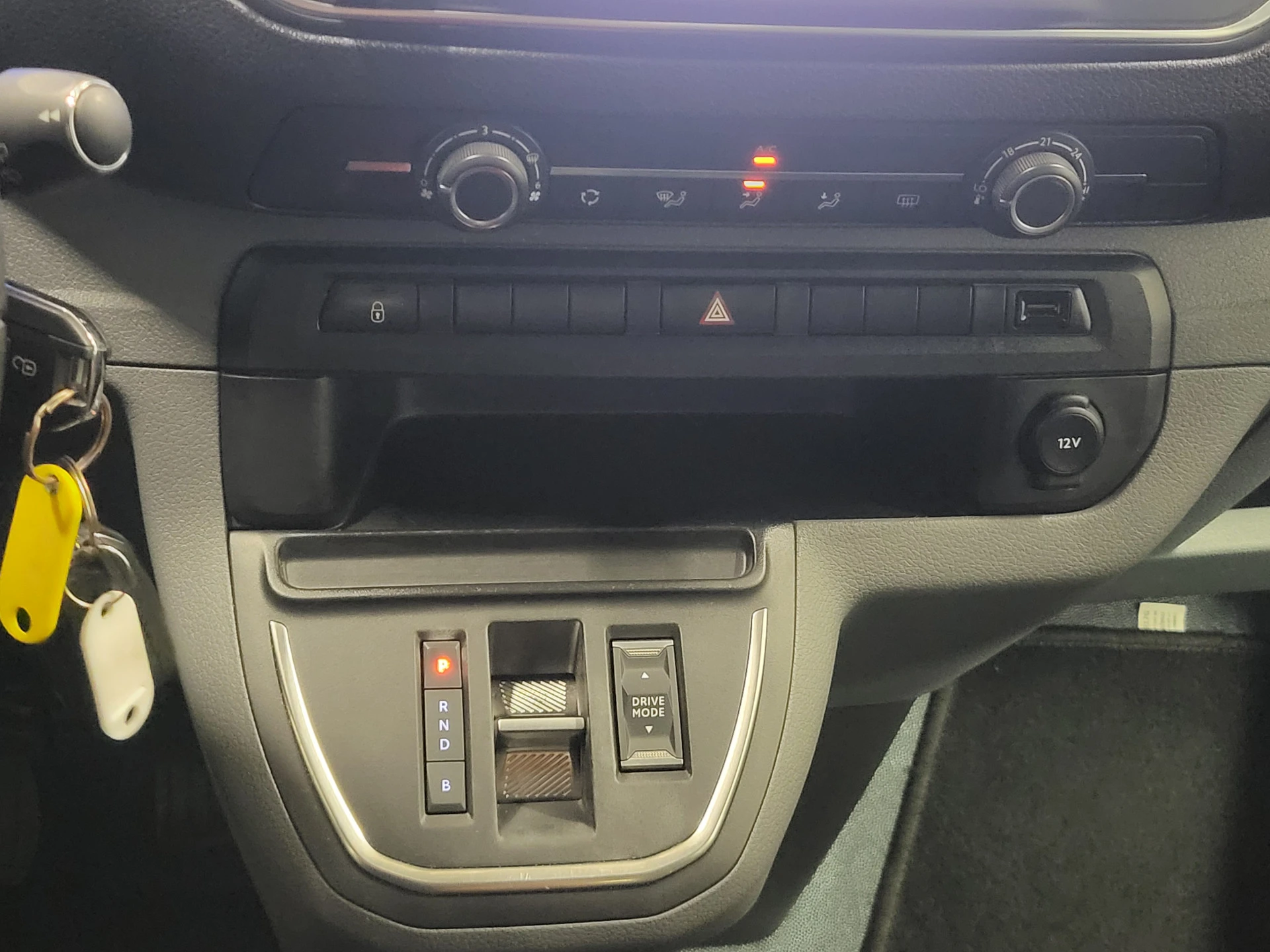 Opel Vivaro-e 2022 - Combi 75kWh L3/H1 8-Personenbus Panorama 310km Elektrisch! afbeelding 16
