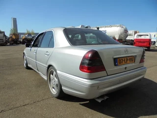 Mercedes-Benz C-Class 1998 - 43 AMG obrazek 4