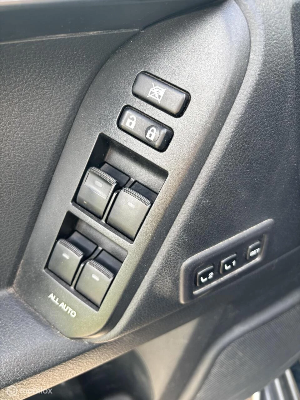 Toyota Land Cruiser 2018 - 2.8 D-4D-F Executive Window Van image 11