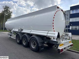 Magyar N/A 2006 - Fuel 39140 liter, 9 Comp zdjecie 2