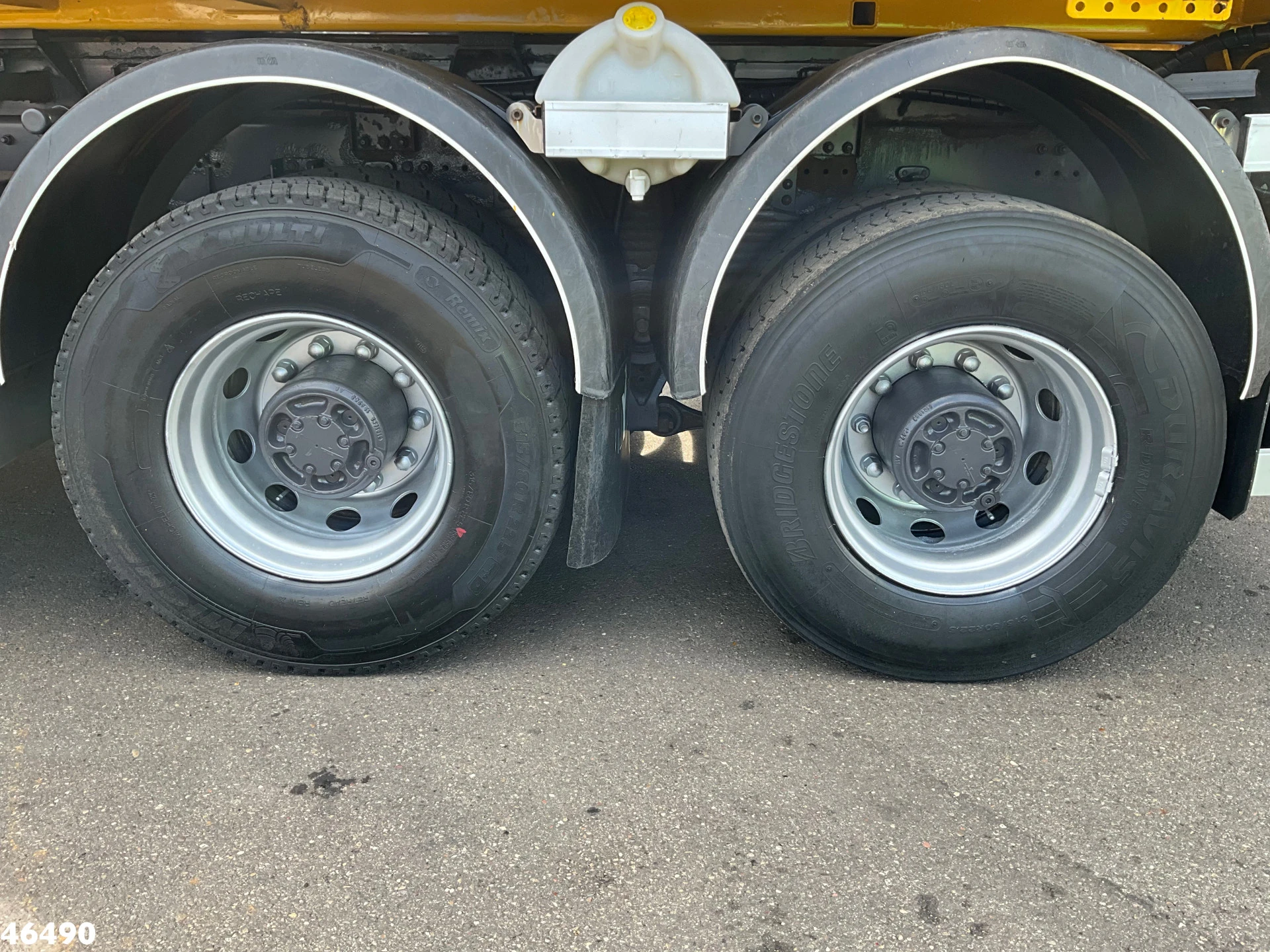 Volvo FMX 410 6x6 Full Steel Manual HMF 14 Tonmeter laadkraan 2012 afbeelding 11