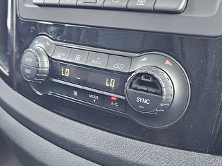 Mercedes-Benz Vito 2022 - 114 image 11