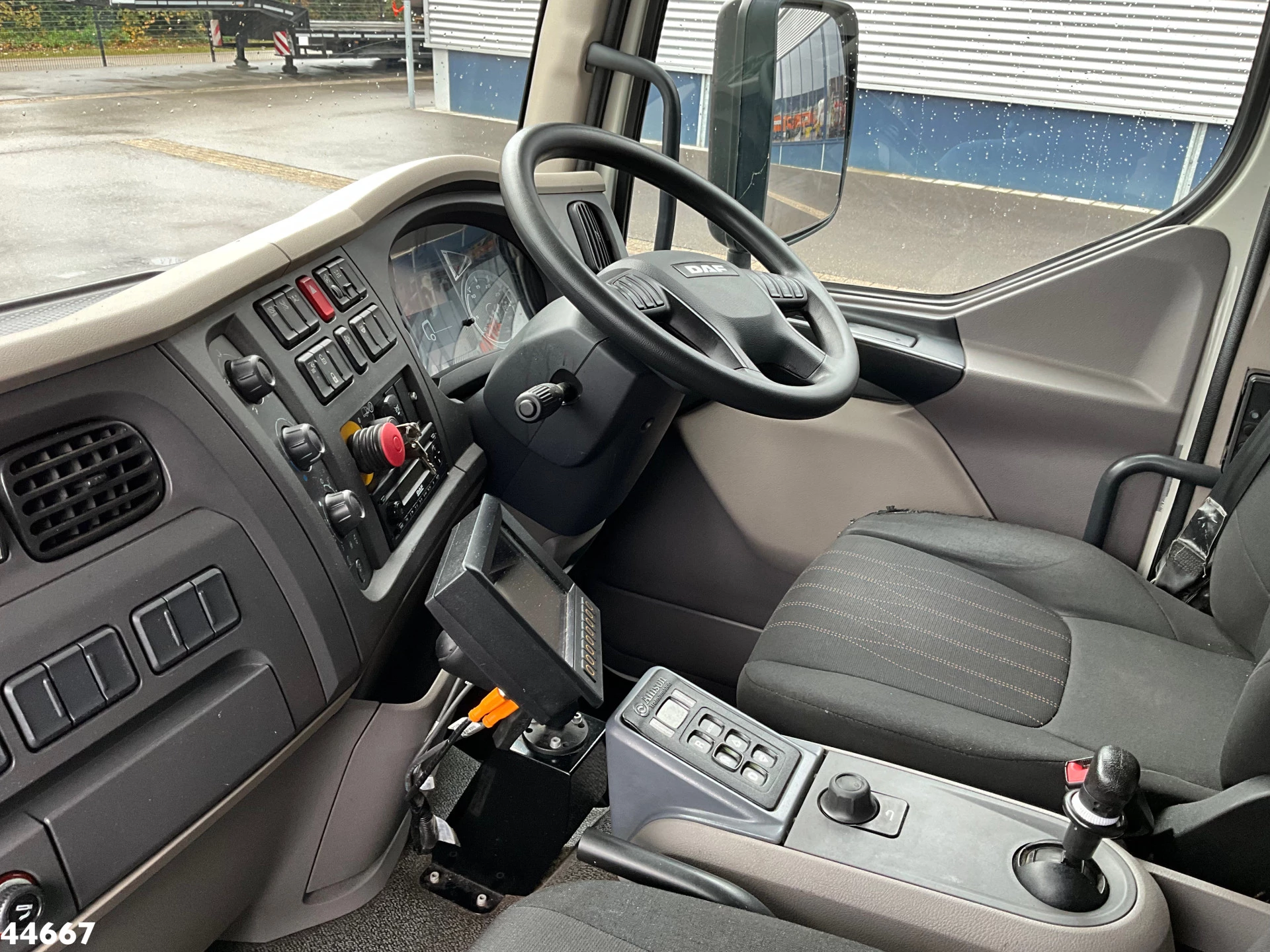 DAF FA LF 230 Euro 6 RHD Terberg 8m³ Just 67.505 Km! 2020 image 8