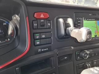 Scania S 2019 - NGS S520 V8 / TUV: 05-05-2027 / RETARDER / HYDRAULICS / FULL-AIR / ALCOA / NAVI / LEATHER / NL TRUCK / AUTOMATIC / EURO-6 / 2019 image 22