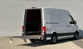 Volkswagen Crafter 2022 - 35 2.0 TDI L2H2 Bus met laadklep Dhollandia afbeelding 2 miniatuur