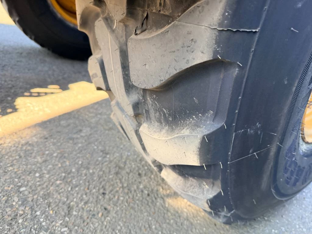 Cat 2017 - 908M | NEW TYRES zdjęcie 19