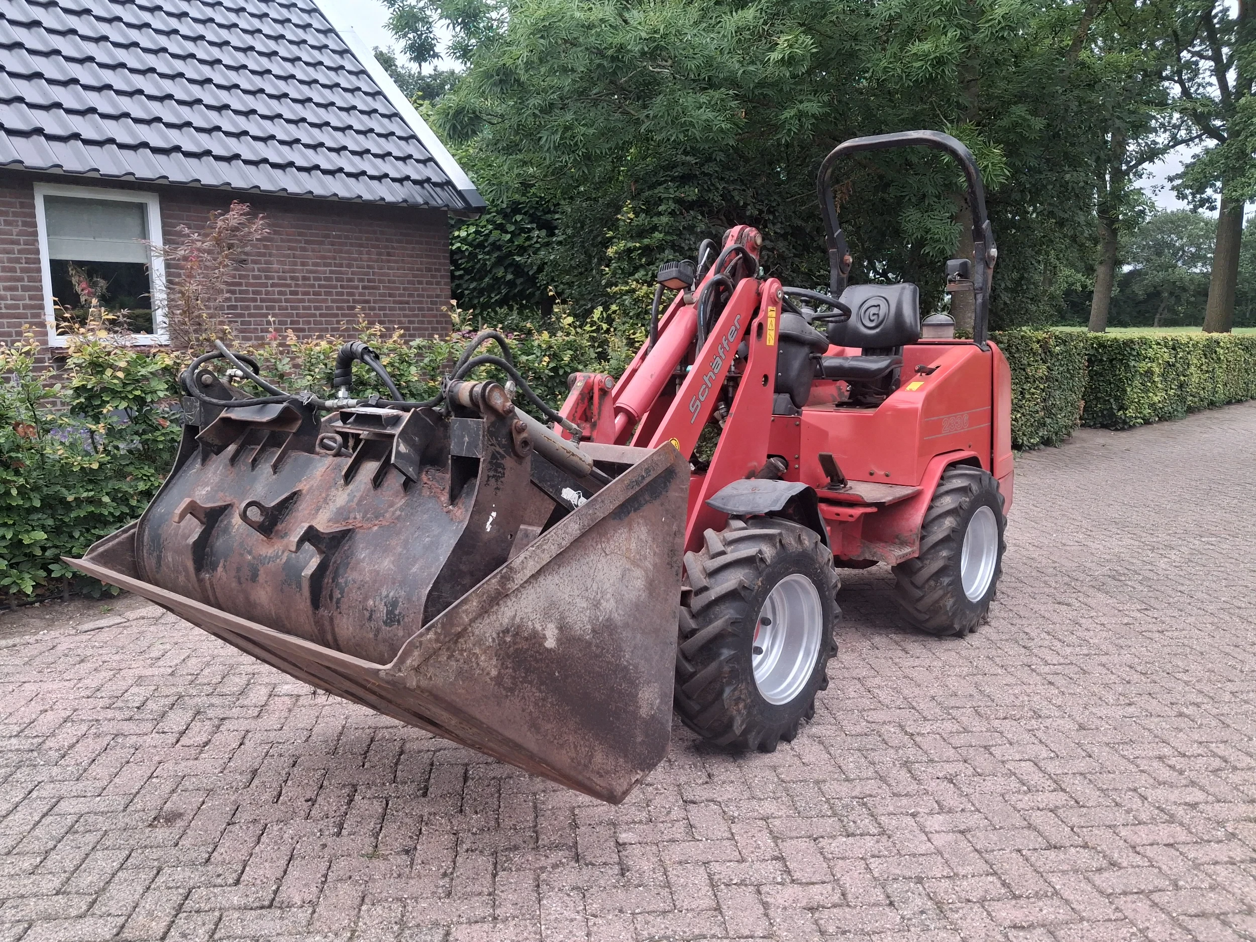 Schäffer 2336 2009 - 2336 met bak en mestklem afbeelding 10
