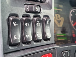 Scania T 2016 - T520 V8 6x2 - AJK Hooklift - New BUFFL interior - Retarder - Full air - Show truck zdjecie 29