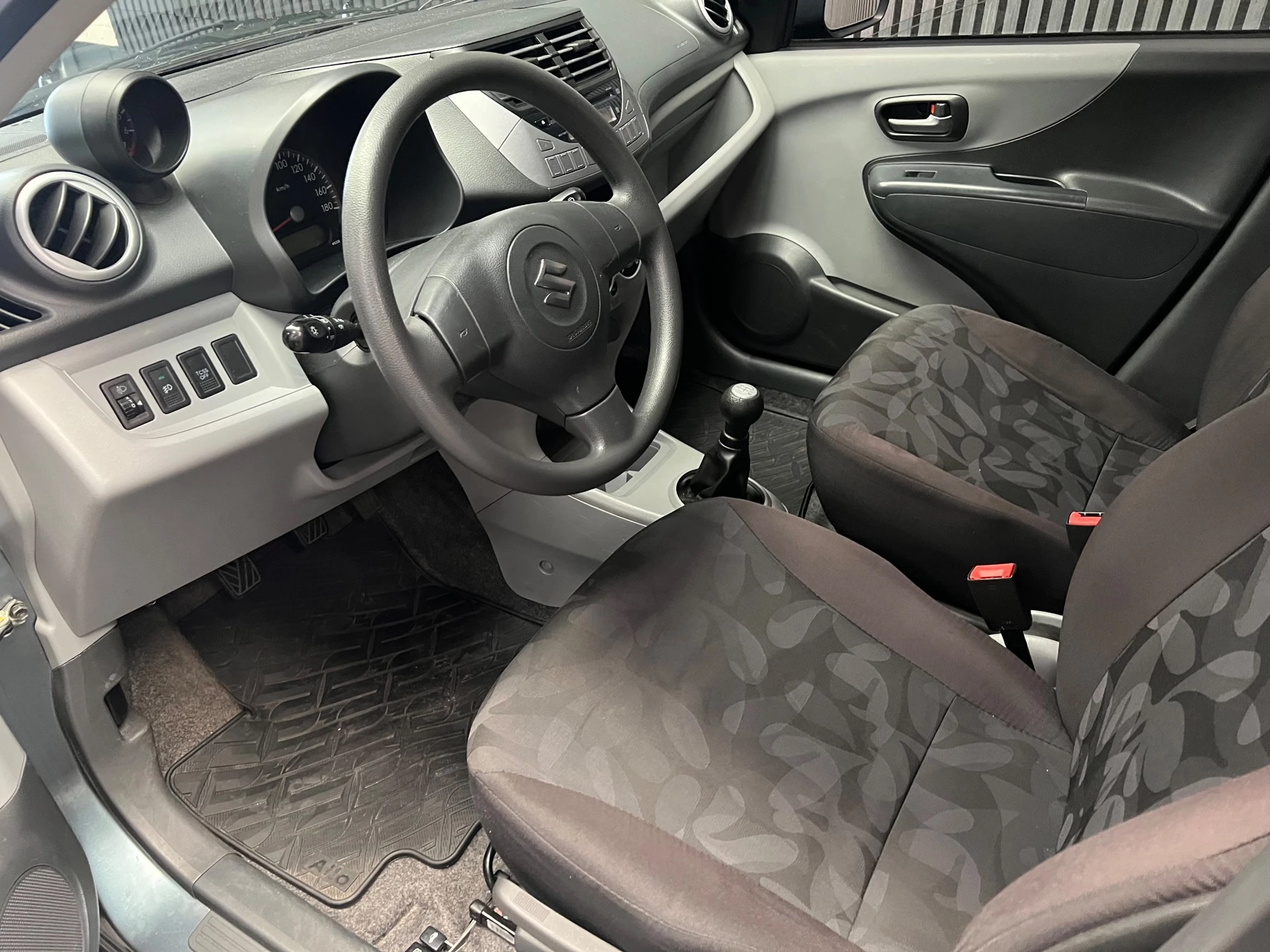 Suzuki Alto 2011 - 1.0 Exclusive - 2e eigenaar - Nette auto afbeelding 18
