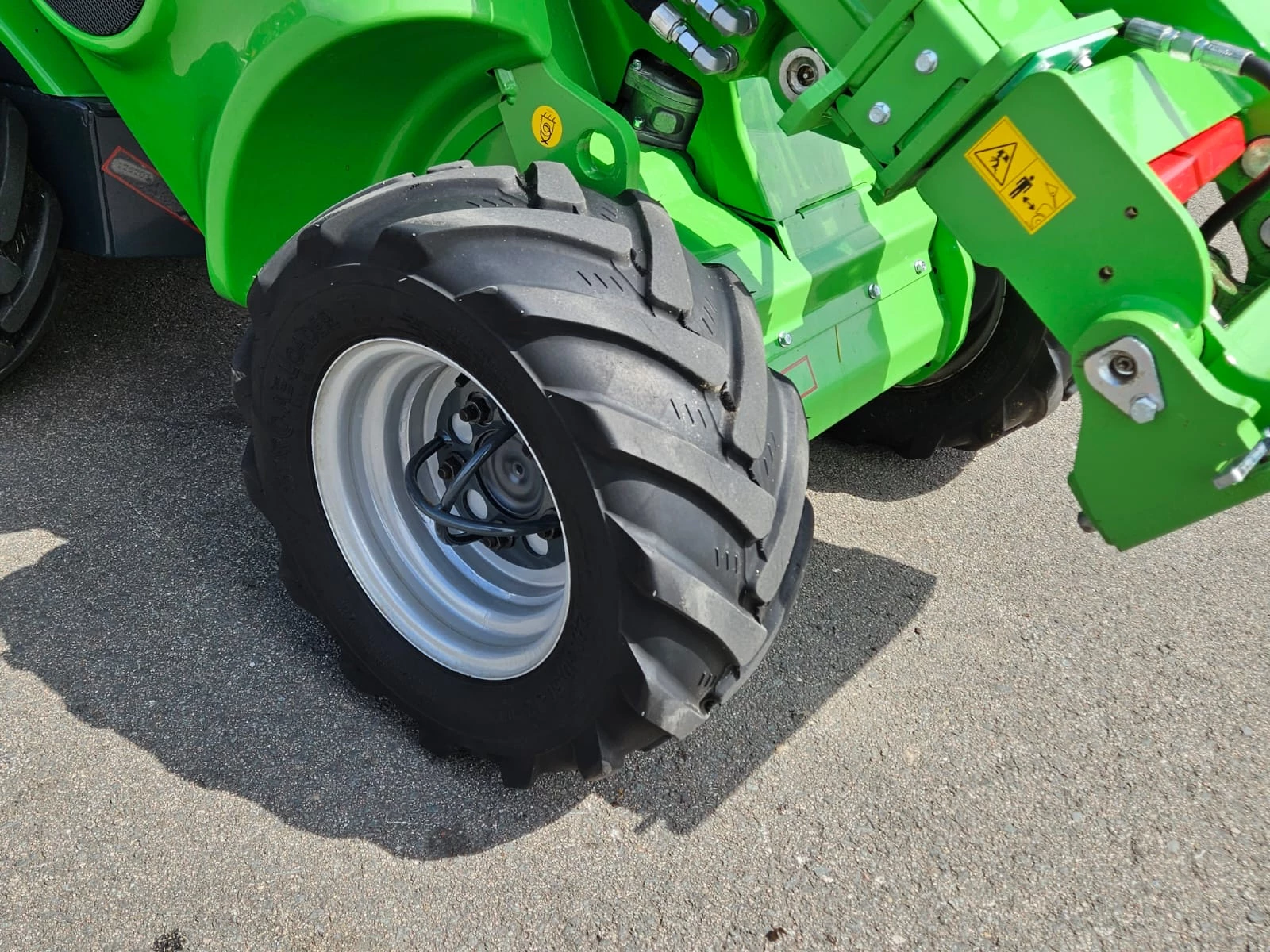 Avant 2024 - 528 TDL+ mini-shovel afbeelding 17