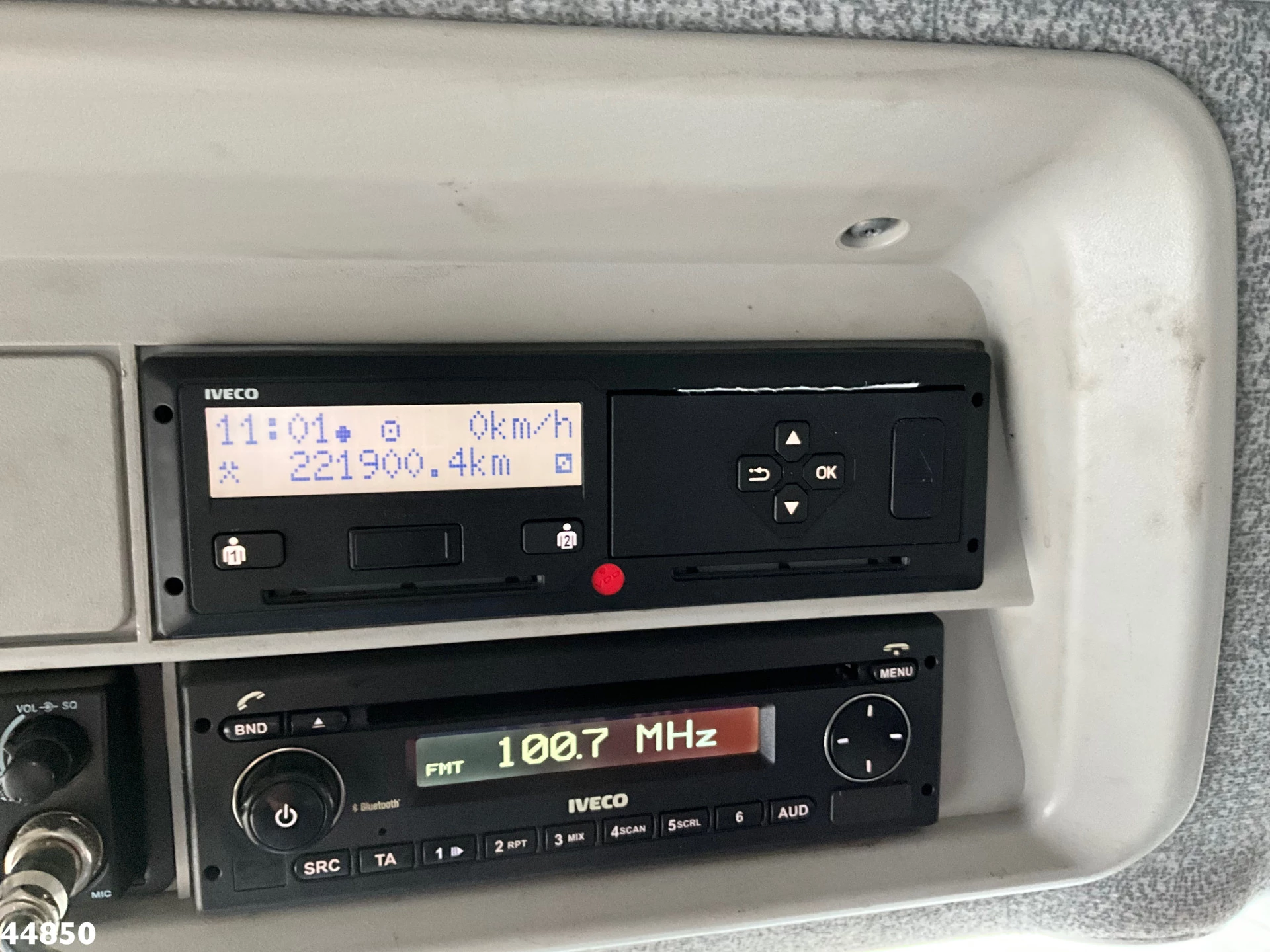 Iveco Trakker 2018 - AD380T41W 8x6 Euro 6 HMF 19 Tonmeter Z-kraan image 22