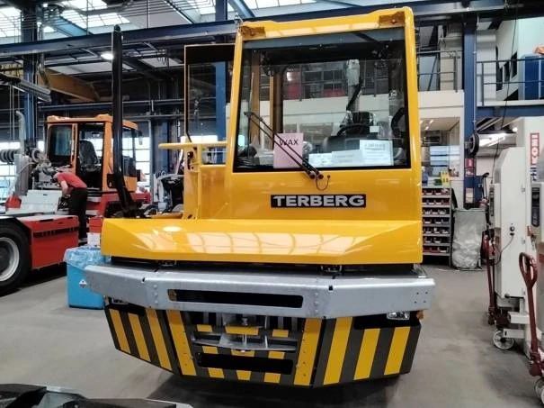 Terberg 2023 - YT223 with fixt 5'th wheel (40 units!!) image 1