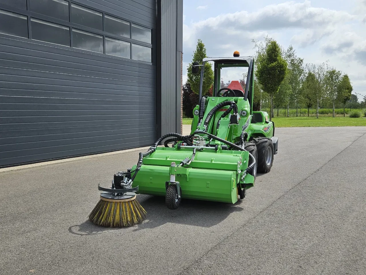 Avant 2025 - 645i Rental mini-shovel afbeelding 12