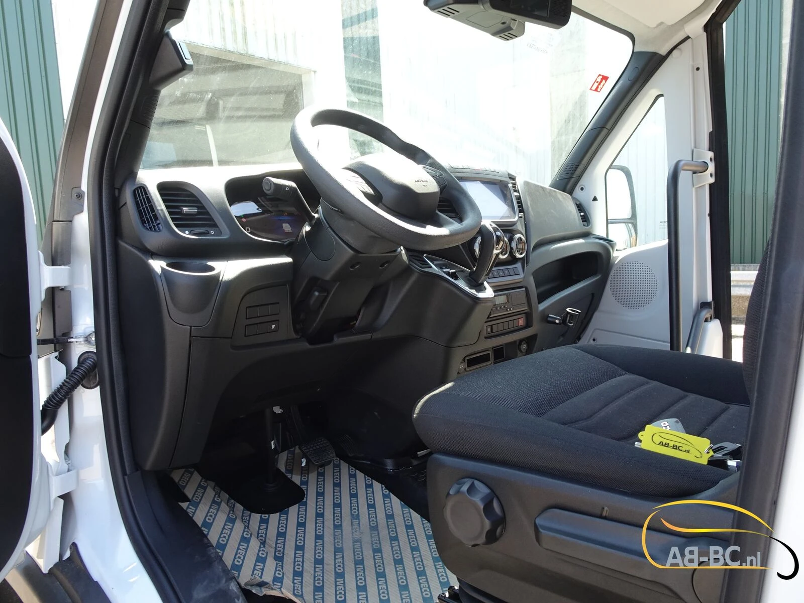 Iveco Daily - 65C18HA8 NEW Automatic 24 seats afbeelding 22