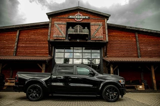 Dodge Ram 1500 2024 - 5.7 V8 4x4 Crew Cab Laramie obrazek 4