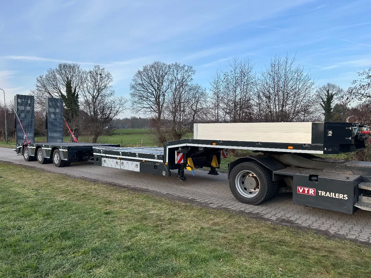 VTR 2026 - MACHINE LOADER | BRIDGE | DOUBLE RAMPS | ALL STEERING obrázek 13