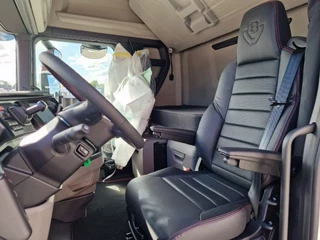 Scania S 2026 - 660S V8 NGS Highline 4x2 - New - Full spec - Retarder - Night clima - Full air - Leather image 4