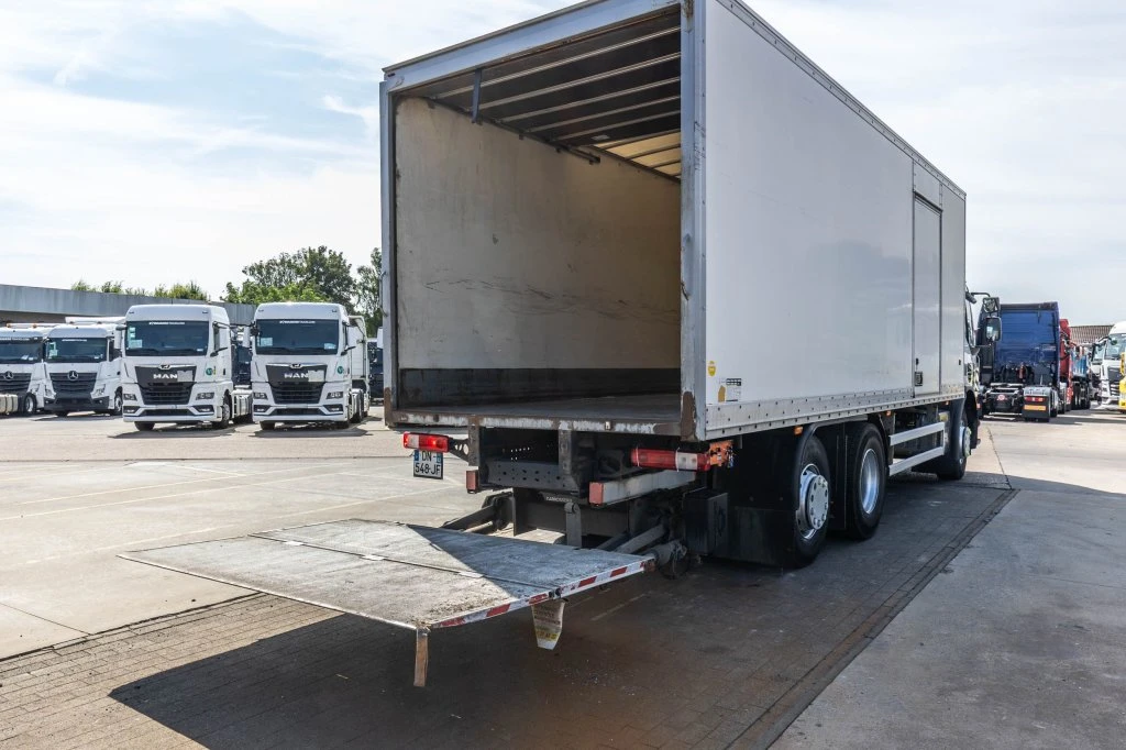 Renault 2015 - D26.320-6x2+DHOLLANDIA 2T. afbeelding 8