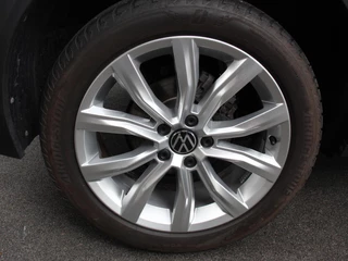 Volkswagen T-Roc 2025 - 1.5 TSI 150pk Automaat R-Line Edition afbeelding 2 miniatuur